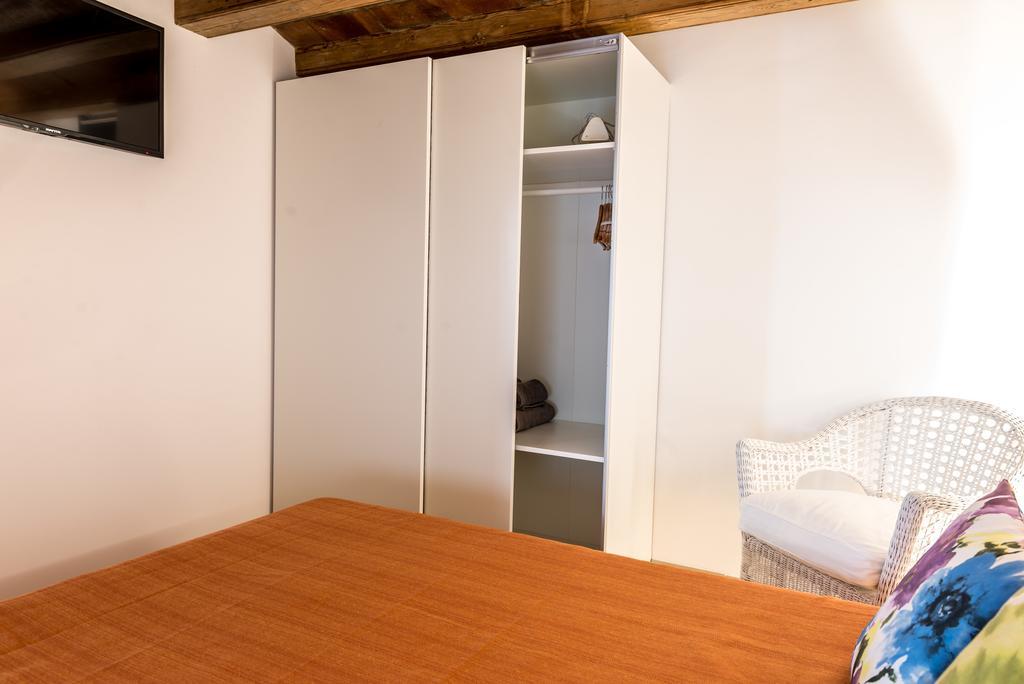 Radas Barcelone Chambre photo